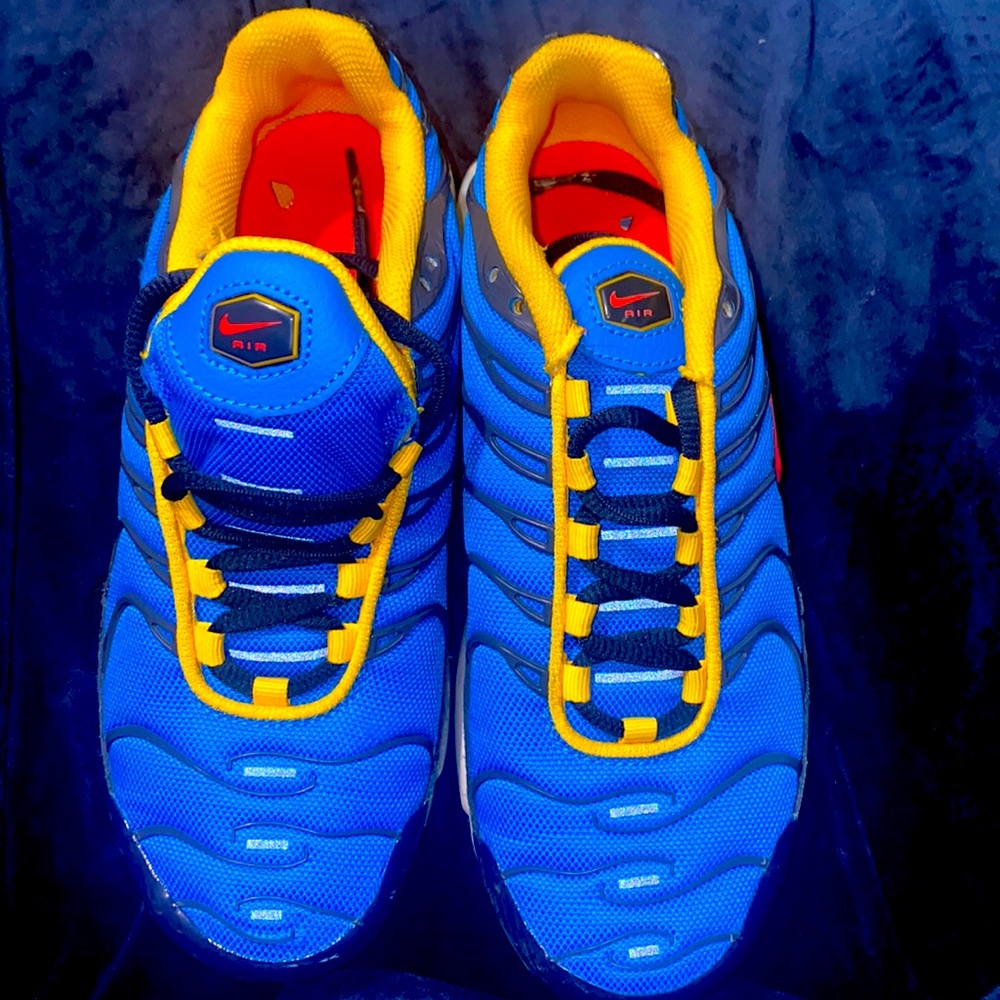 Nike air max 96 worn a couple of time colorful great shoes make an offer